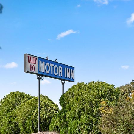 טנטרפילד Tally Ho Motor Inn מראה חיצוני תמונה