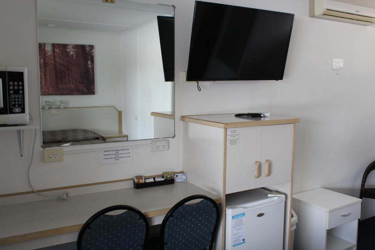 טנטרפילד Tally Ho Motor Inn מראה חיצוני תמונה