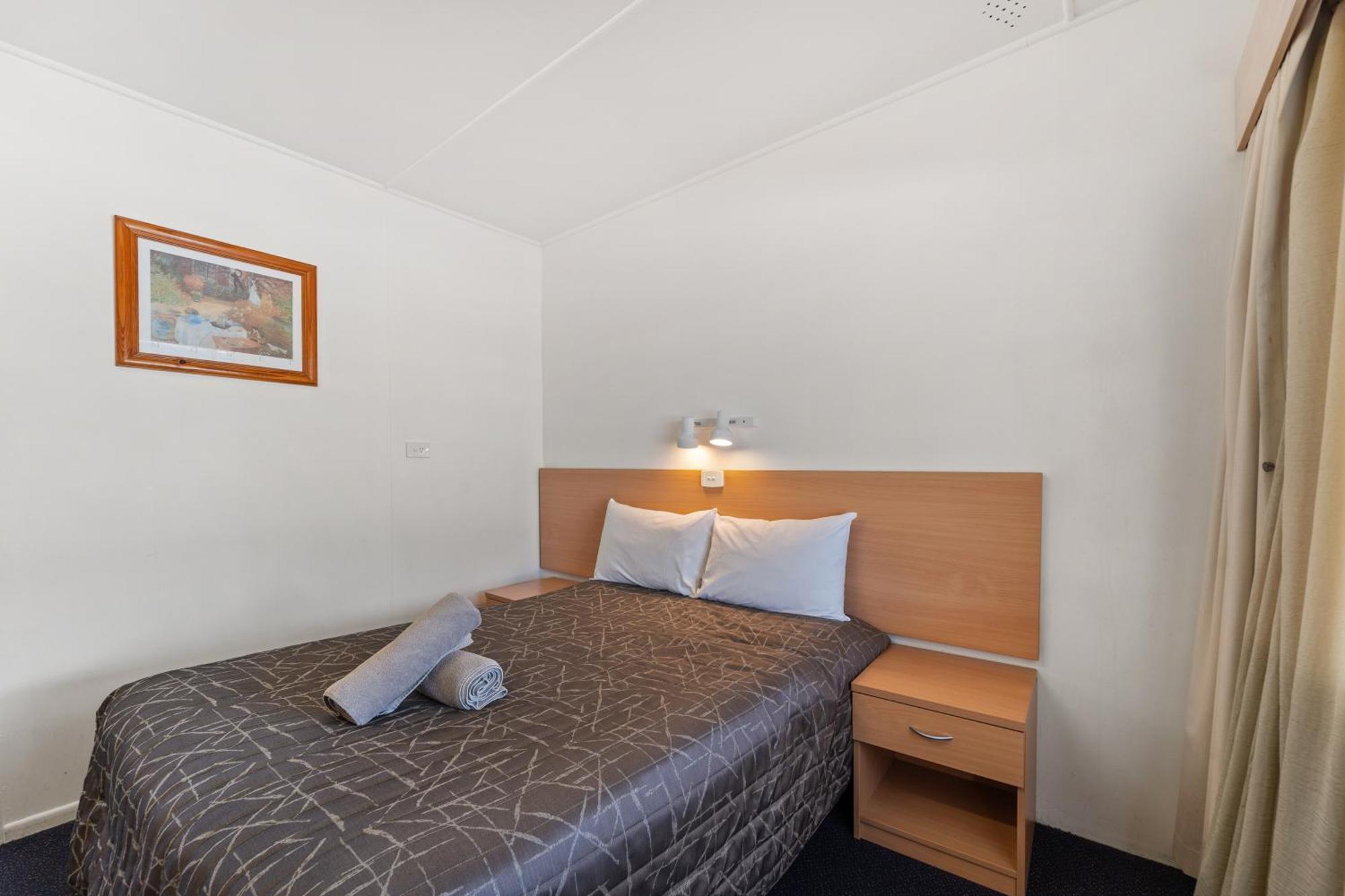 טנטרפילד Tally Ho Motor Inn מראה חיצוני תמונה