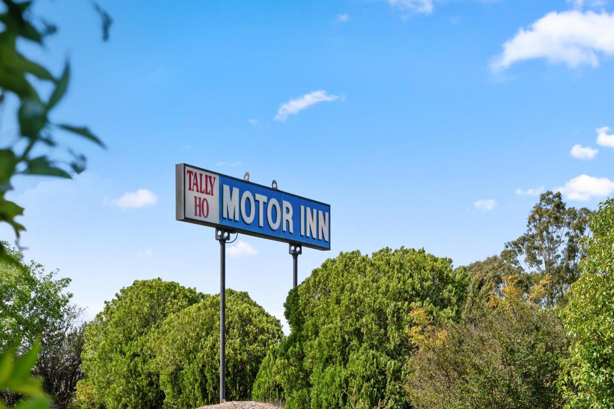 טנטרפילד Tally Ho Motor Inn מראה חיצוני תמונה