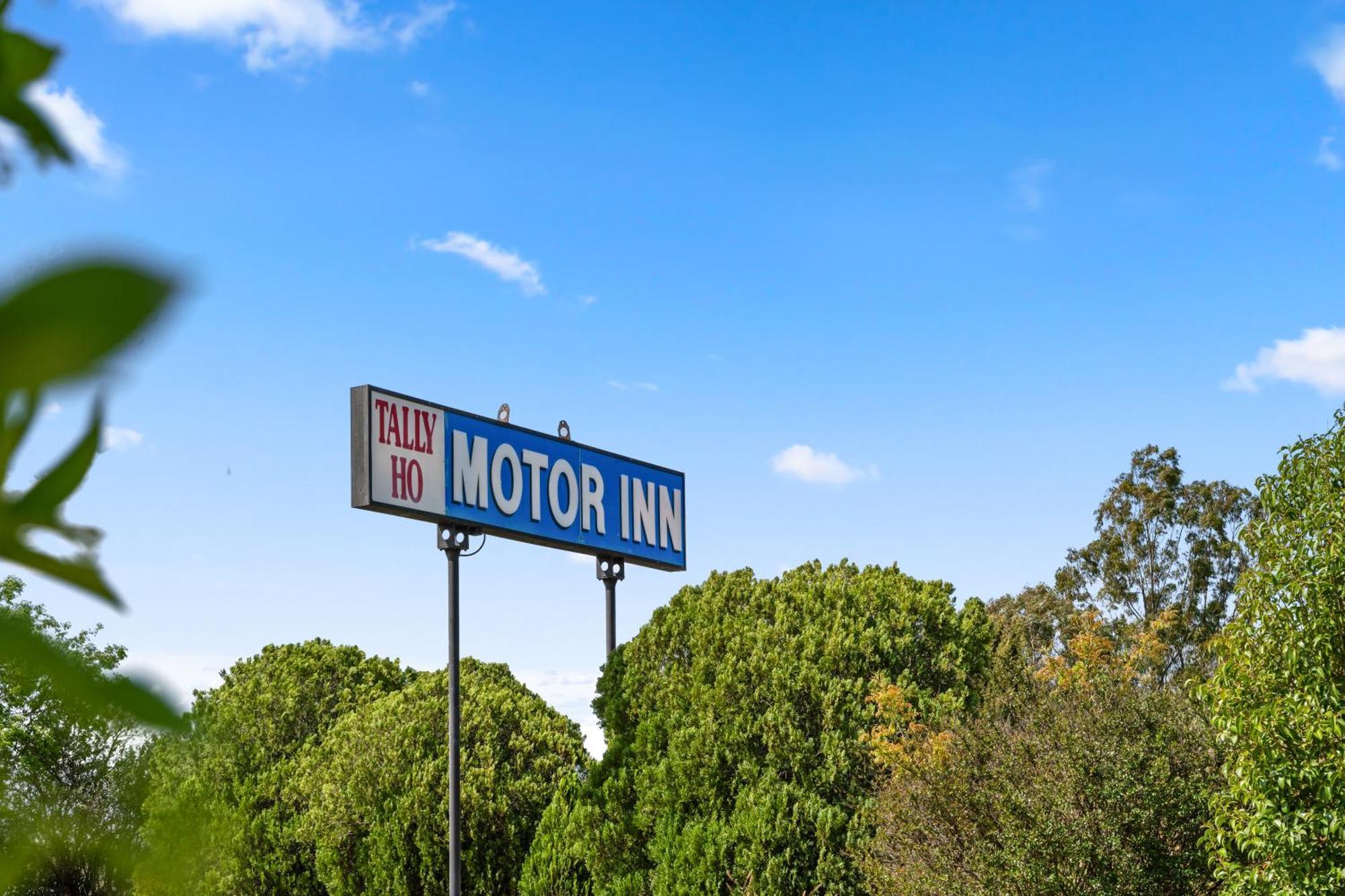 טנטרפילד Tally Ho Motor Inn מראה חיצוני תמונה
