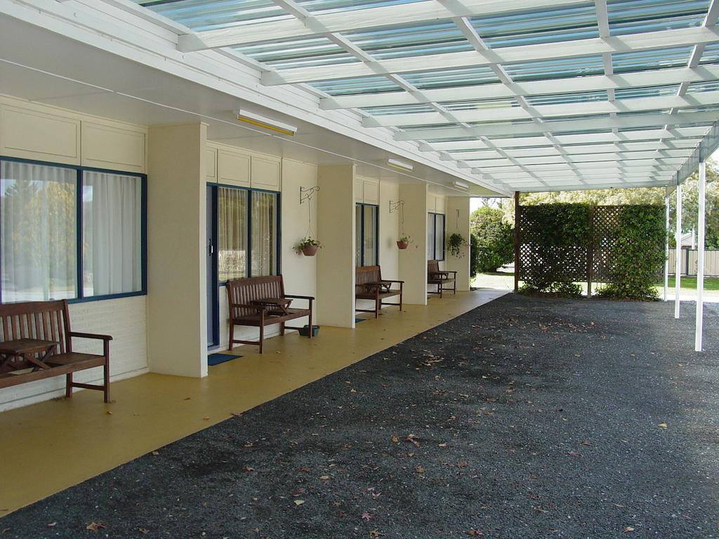 טנטרפילד Tally Ho Motor Inn מראה חיצוני תמונה